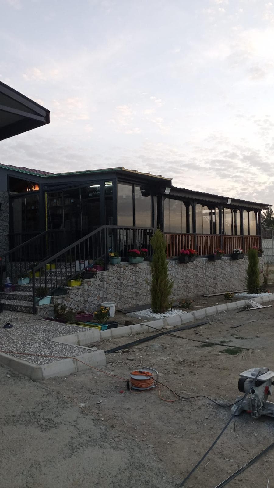 BRK Cam Balkon — tamamlanan cam balkon / pergola uygulaması 1