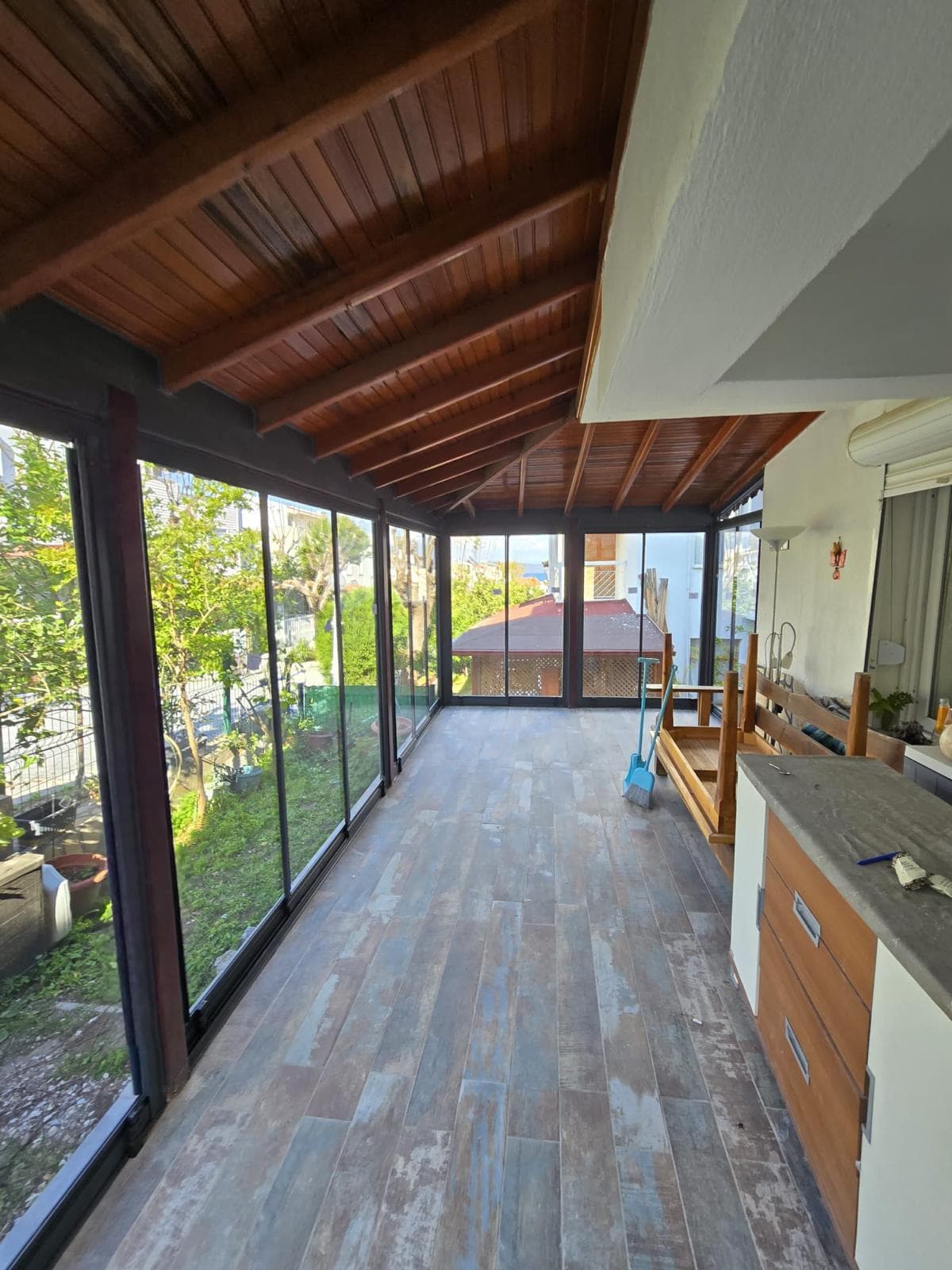 BRK Cam Balkon — tamamlanan cam balkon / pergola uygulaması 2