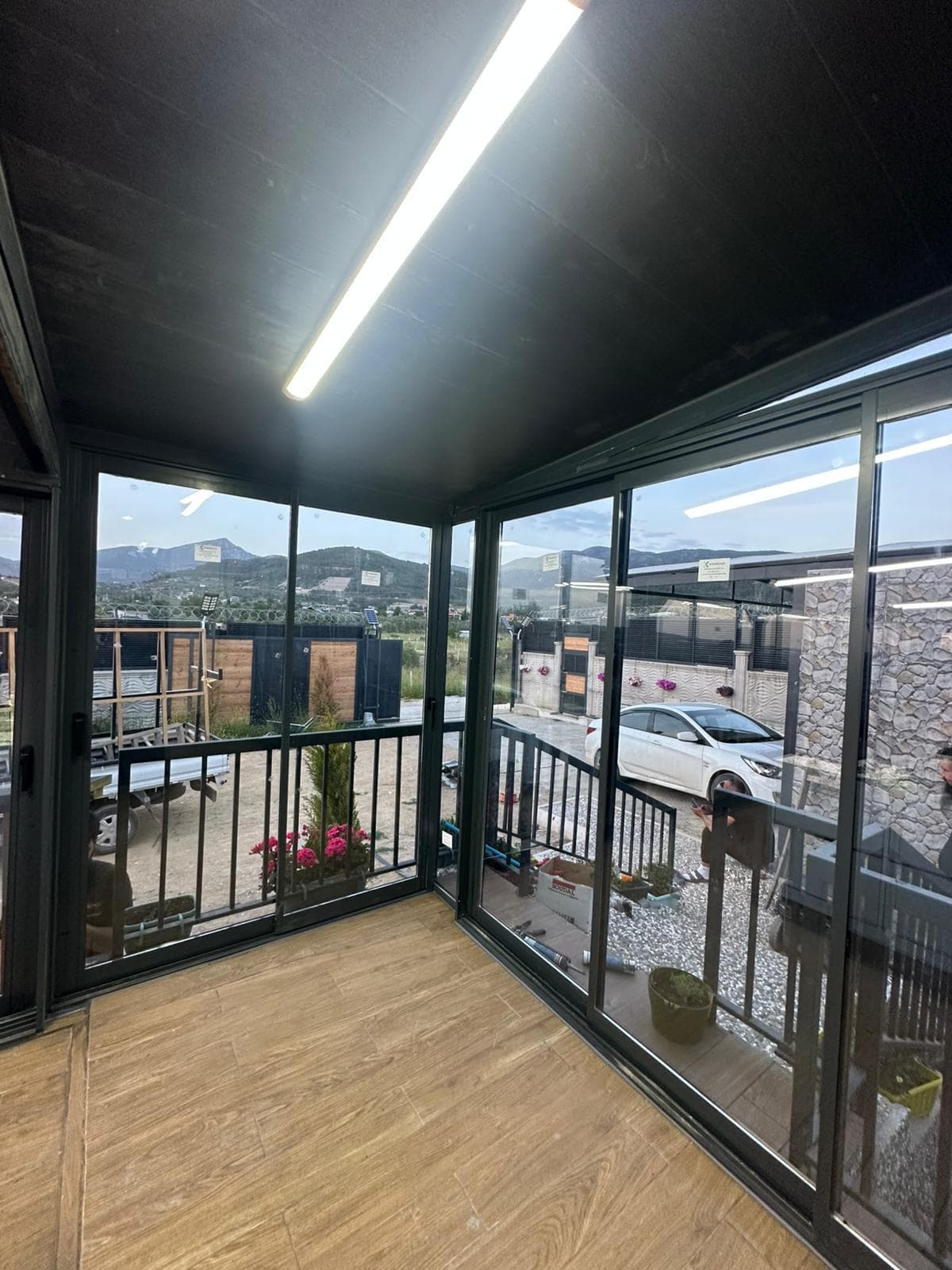 BRK Cam Balkon — tamamlanan cam balkon / pergola uygulaması 10