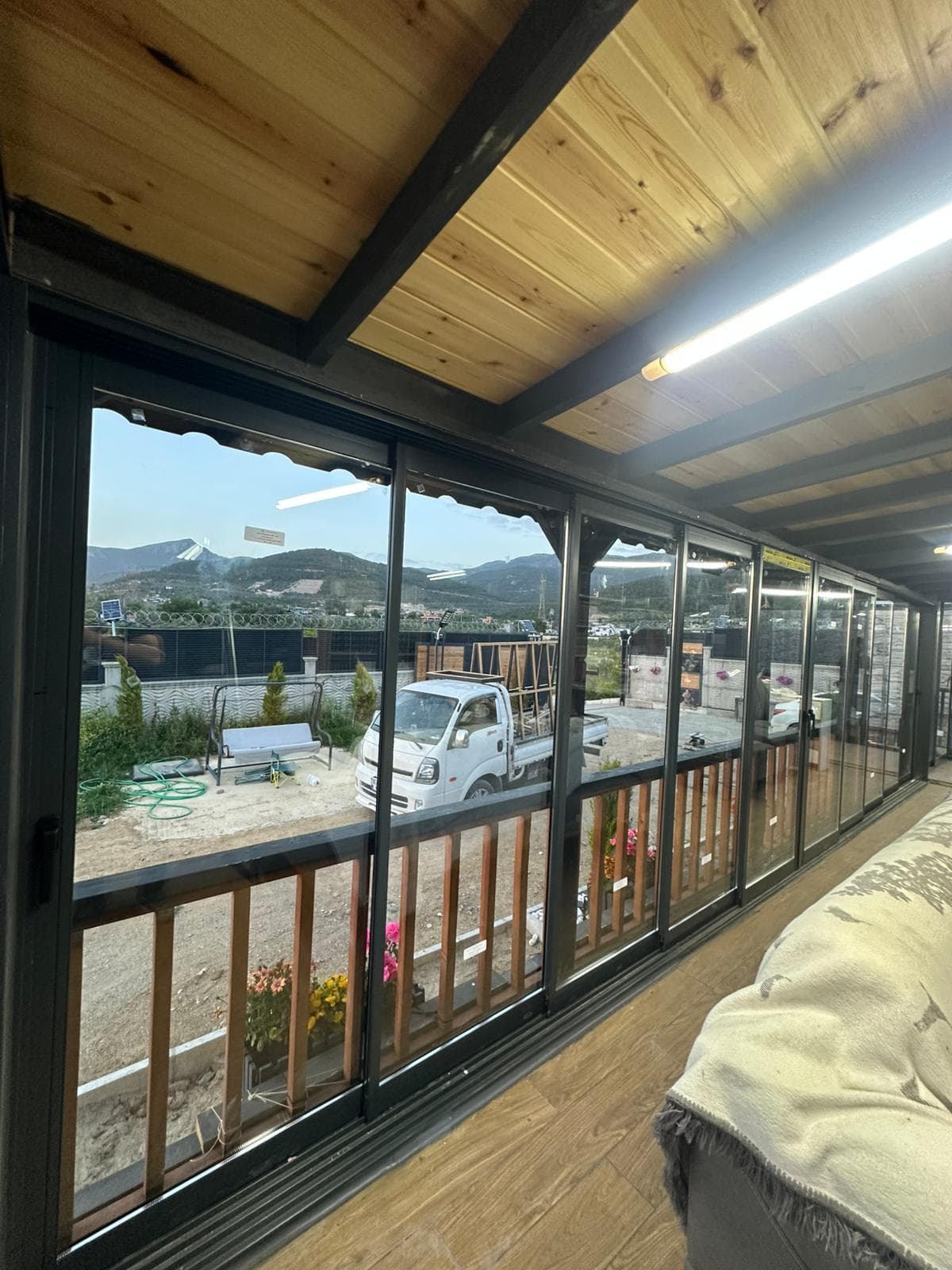 BRK Cam Balkon — tamamlanan cam balkon / pergola uygulaması 14